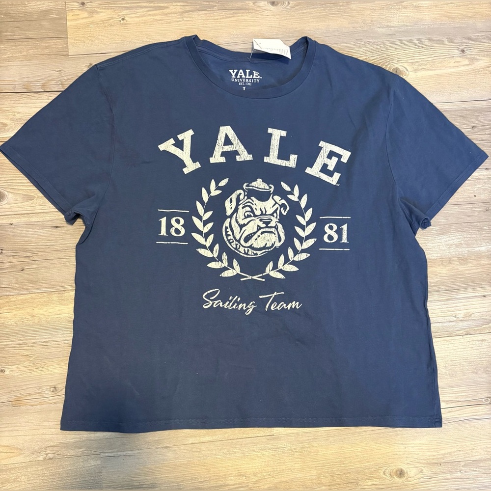 YALE University sailing team oversized Tshirt large new with tags